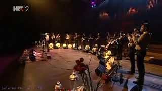 Video thumbnail of "Mariachi Los Caballeros - Piel Canela"