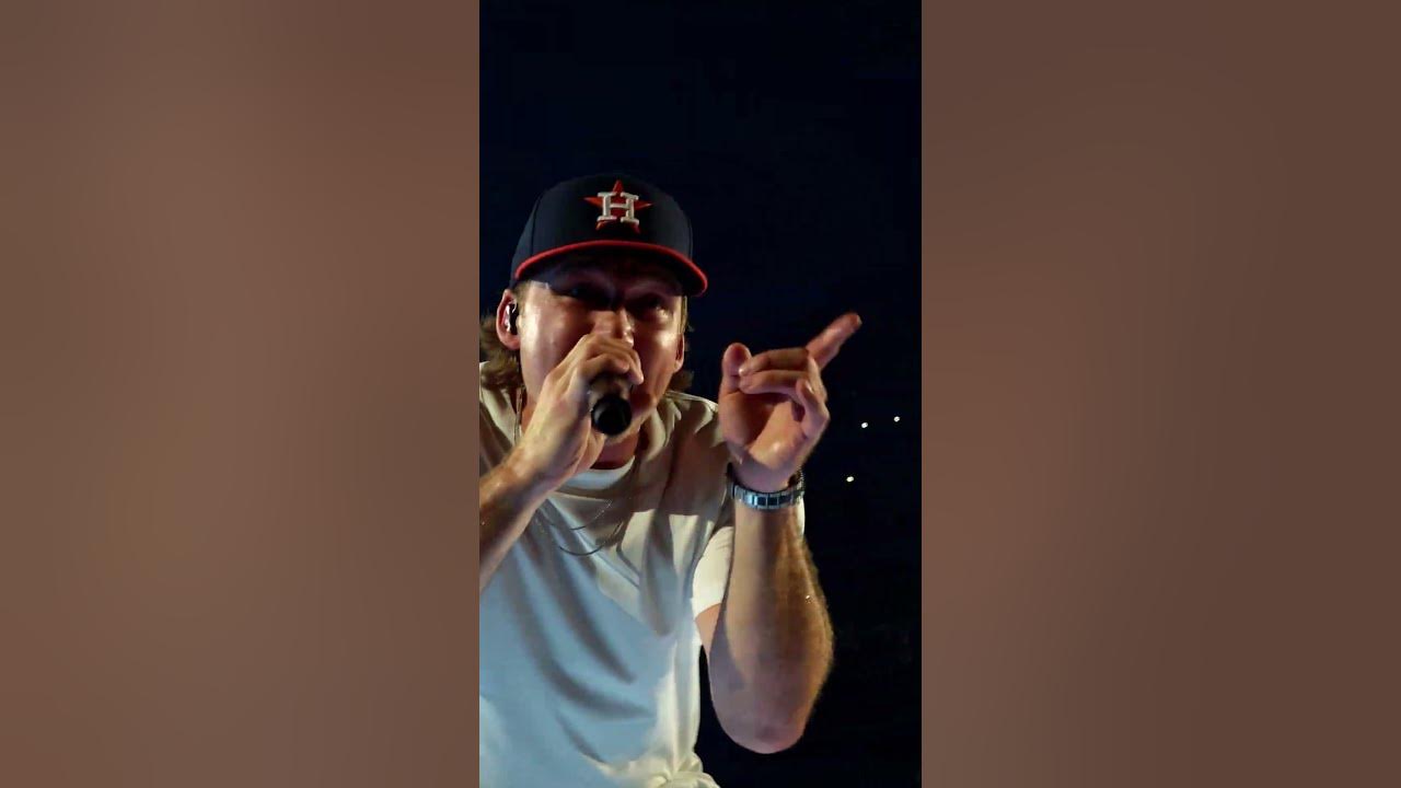 Morgan Wallen performs Whiskey Glasses live at NRG Stadium Morgan Wallen performs Whiskey Glasses live at NRG Stadium