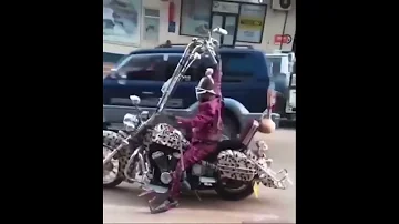 There is stupid and then there is this. Harley-Davidson motorcycle with suicide shifter