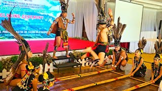 Magunatip Bamboo Dance of Murut (blindfolded)