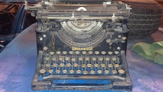 1910s/1920s Underwood standard typewriter. model No 5