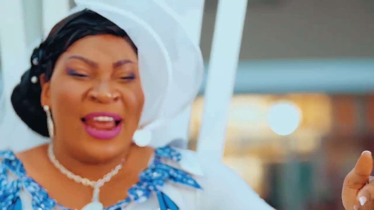 L'Or Mbongo MA ROBE DE GLOIRE Clip Officiel HD YouTube