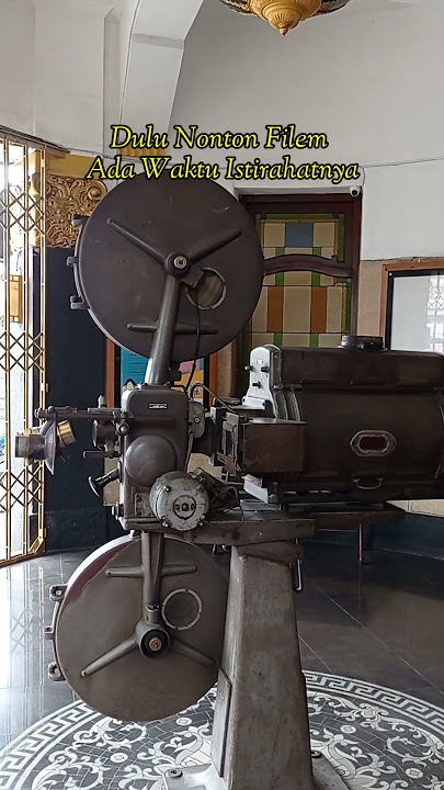 Bioskop Jadul Bandung, Setengah Film Istirahat, Lalu Nonton Pertunjukan Musik.