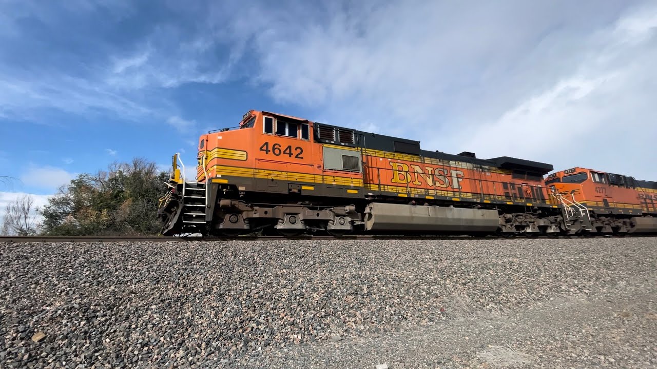 BNSF train 173 10/28/2023 Stack SB leading C44-8W H2 4642 train No DPu
