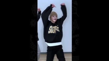 Make On-screen Element Jump Out Of The Video! playground🔍：@籁簌  #blurrr #blurrrapp