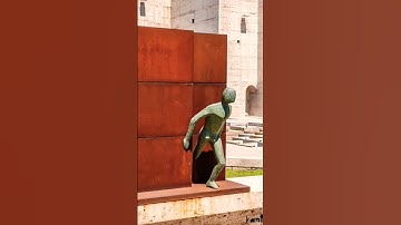 Why does everyone go to see the Cascade Complex in Yerevan?