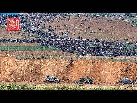 Israeli forces kill seven Palestinian protesters on Gaza border - Gaza medics