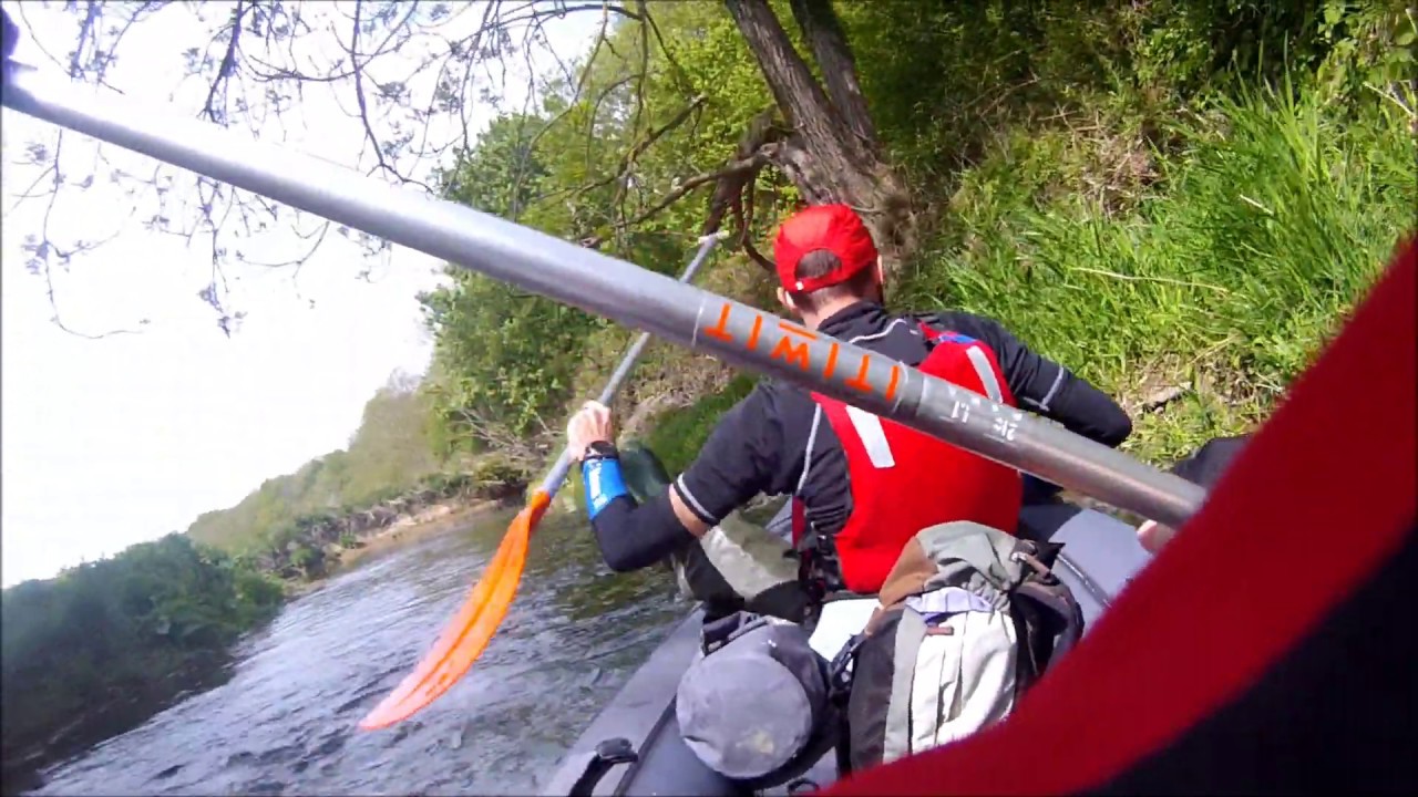 Descente de l'Yerres en canoë . Section Soignoles en brie Combs la