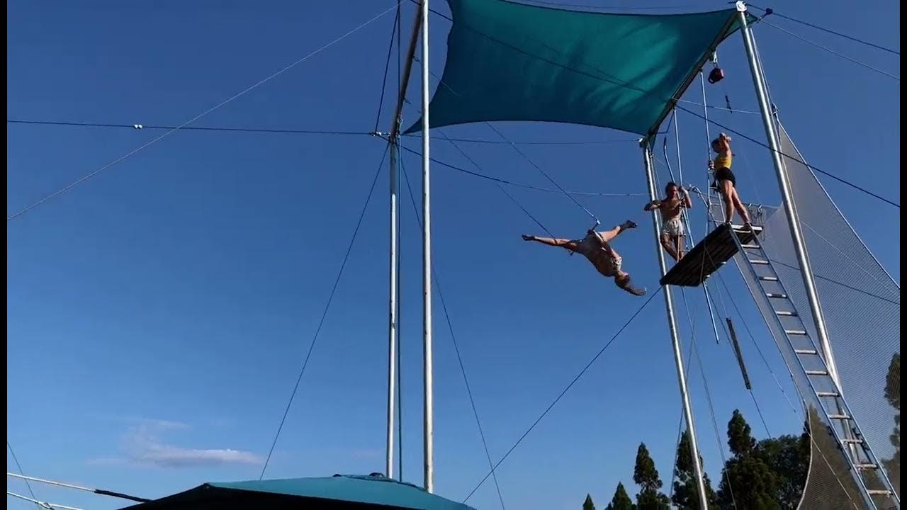 KATCH ZED flying trapeze split to catch OOL at the Hampton’s trapeze rig in Long Island YouTube