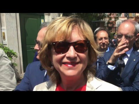 Intervista radio a Titti Di Salvo su part-time in uscita - YouTube