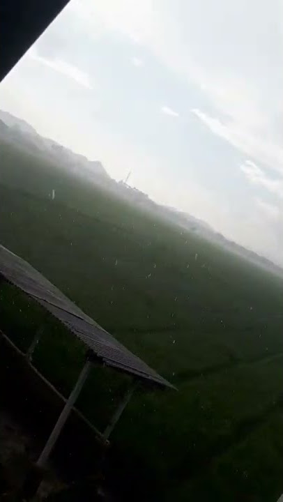 pemandangan saat hujan di rumah saya