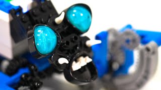 Blue Praying Mantis : LEGO Technic @ISOGAWAYoshihito