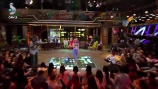 Beyaz Show / Ece Seçkin - Hoşuna mı Gidiyor