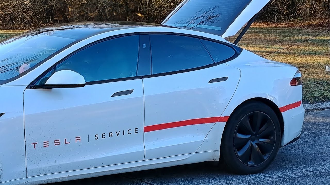 New 2026 Defective TESLAS are Being Sold ?  2026 Model Y Tesla JUNIPER Doors Won't Close Properly 