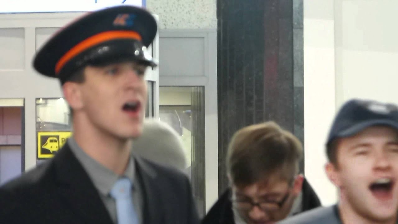 Warszawa. Flash mob na Dworcu Centralnym