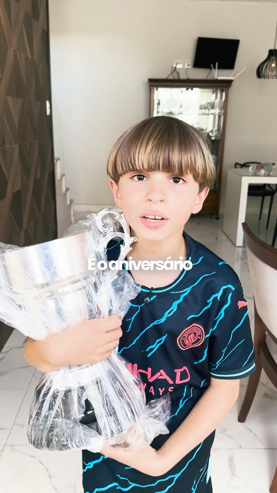 FIZ UMA SURPRESA PRO MEU IRMÃO NO DIA DO ANIVERSÁRIO DELE! ?