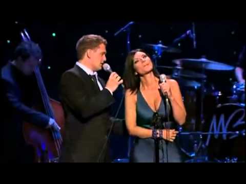 Michael Bublé y Laura Pausini - YouTube