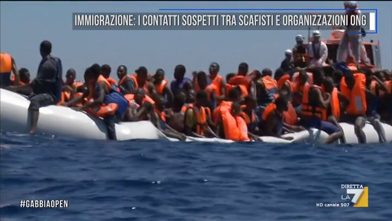 Immigrazione: i contatti sospetti tra scafisti e organizzazioni ONG