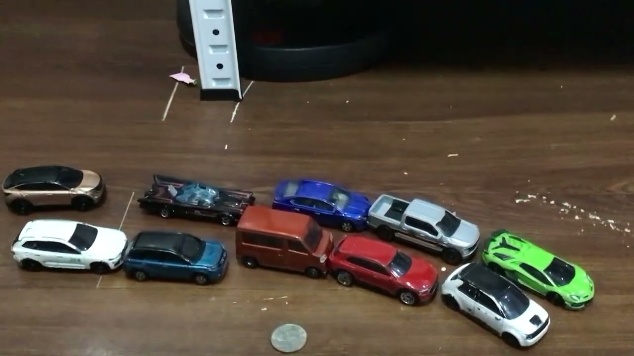 Traffic jam and  Nissan Arica￼