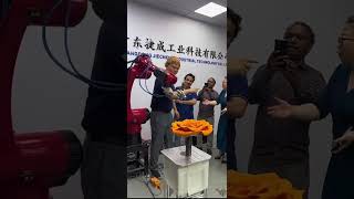 Robot arm used for painting #machine #inventiontech #automobile #amazingthingtechnology #laser