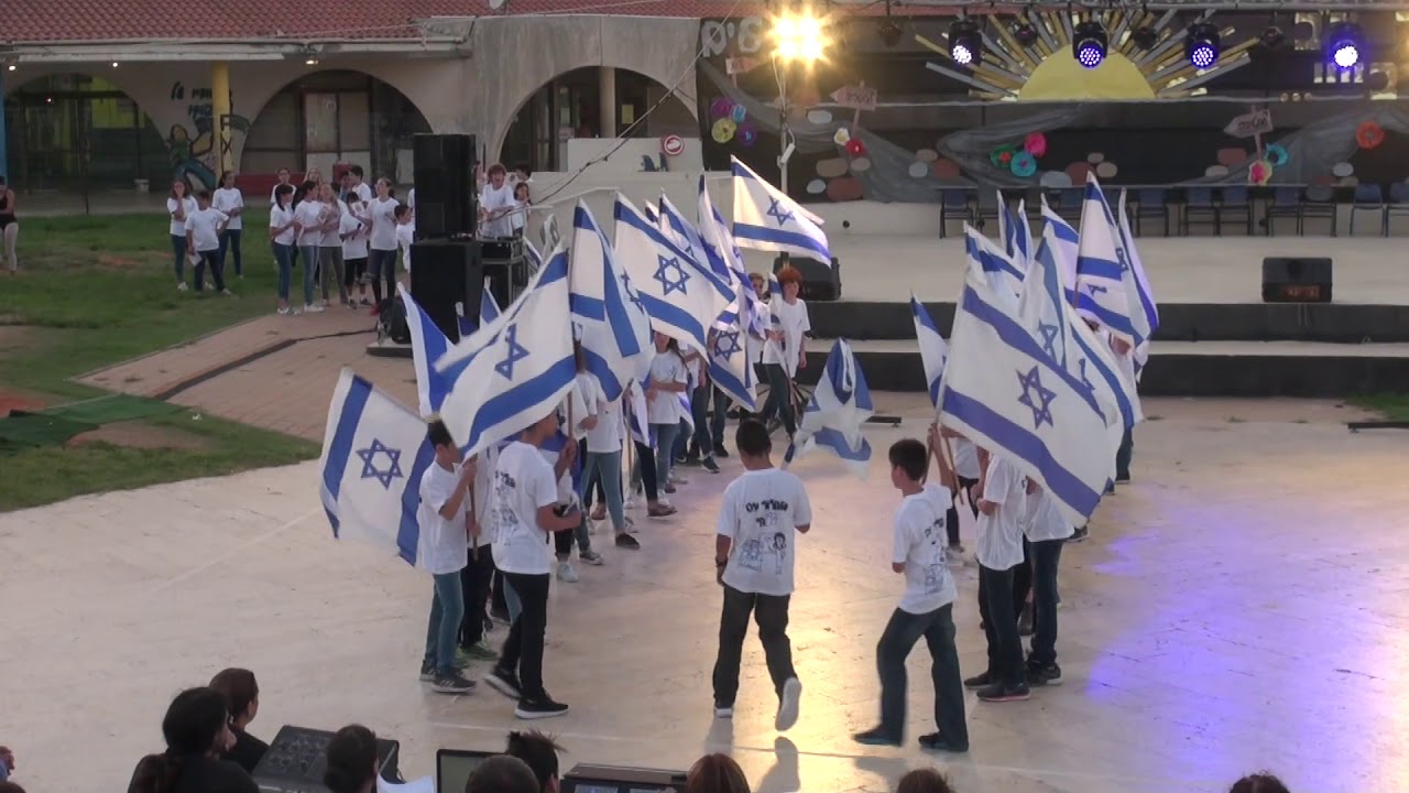 2 מופע דגלנים