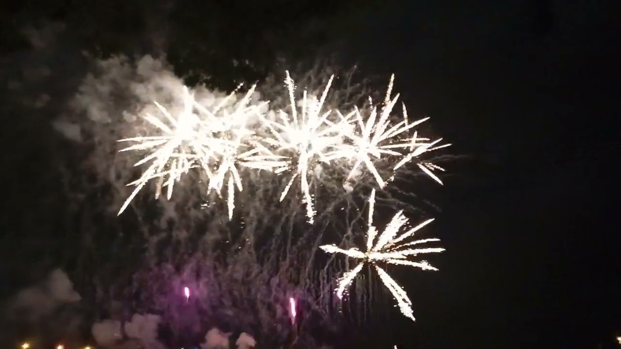 marché de Noël Royan feu d'artifice 2024 ❤️