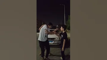 لما صاحبك البارد يجي يلعب معاكو 