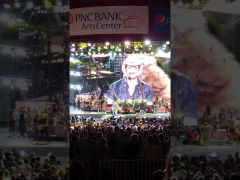 Brad Paisley PNC NJ 8/31/19 finale.. Alcohol
