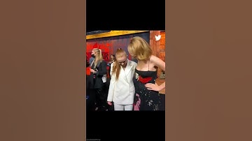 Sadie sink and Maya with fun 😂#sadiesink #strangerthings #shorts