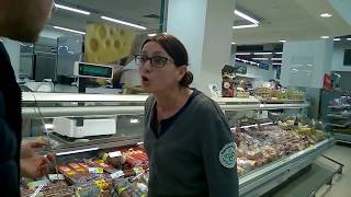 крысы в супермаркете!!!! дикие продавцы !!!! жесть!!! крысы в супермаркете!!!! дикие продавцы !!!! жесть!!!