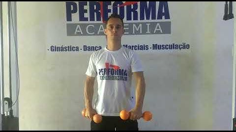 Elevação frontal unilateral com Halteres | Performa Academia