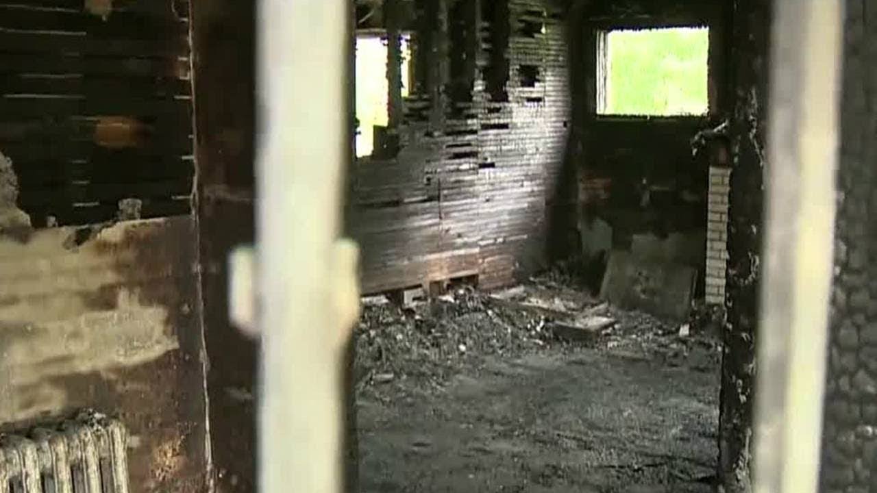 2 killed in group home fire on Detroit's east side - YouTube