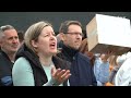Erre a vitára családok fognak rámenni! - ismét tüntettek a Duna Terasz Grande-lakások tulajdonosai