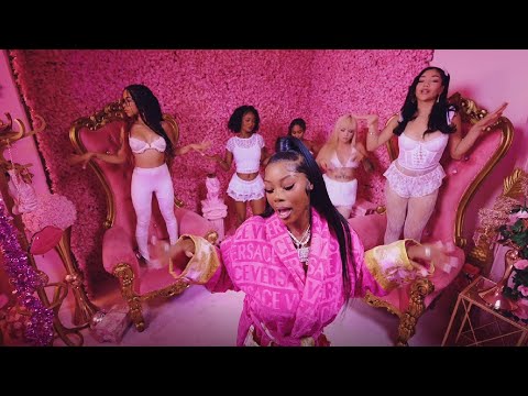 YouTubeでLil Kayla - Extra (Official Video)を視聴