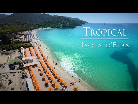 Tropical isola d’Elba Spiaggia Marina di Campo - Drone Video 4K