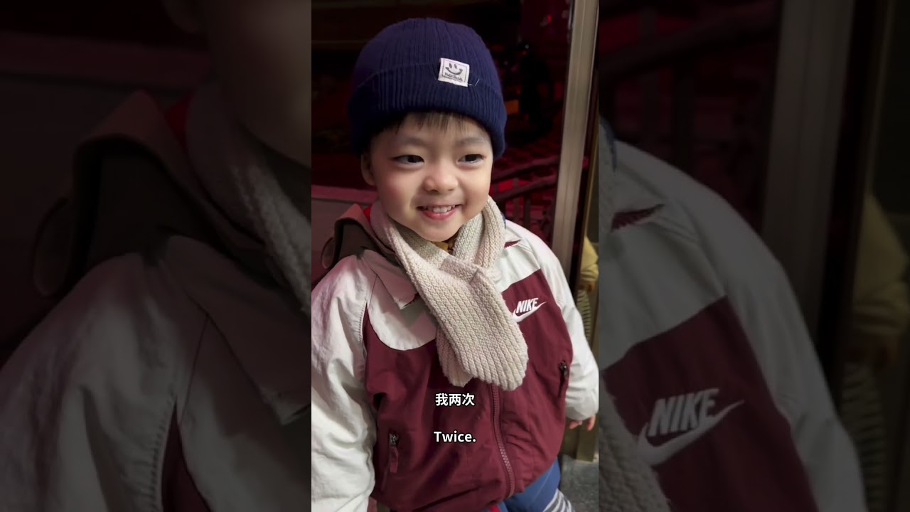 乐文挑战陌生长辈？！勇敢打招呼祝福不怯场！凌晨跟表姐看鸡笑出声！Lewen Bravely Greets Unknown Elders in the Village!