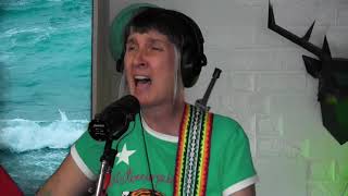 Watch Aterciopelados Madre video