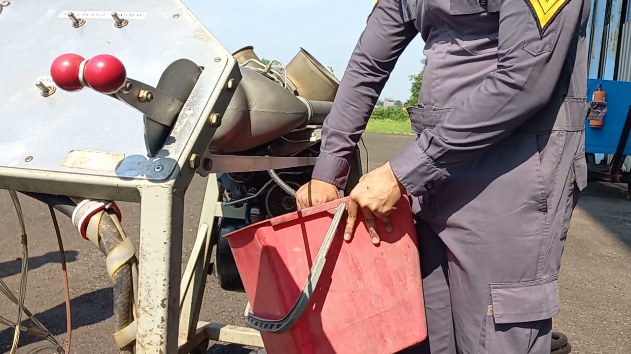 Check fuel nozzle spray pattern on Allison RR 250 Engine YouTube