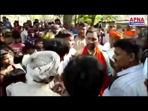 आजमगढ़ की जनता से आशीर्वाद लेते हुए दिनेश लाल यादव निरहुआ