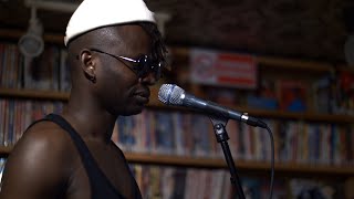 Celebrity Wayne Snow sings 'Innervision (Produced by Neue Grafik)' — Cassette Head Sessions Profile