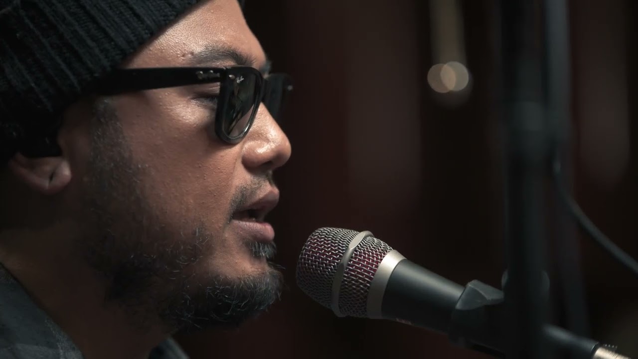 Khaseka Tara - Albatross (Barahsinghe Acoustic Sessions)