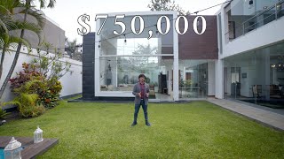 Recorrido por una casa con doble Altura en La Molina de $780, 000 / VENTA