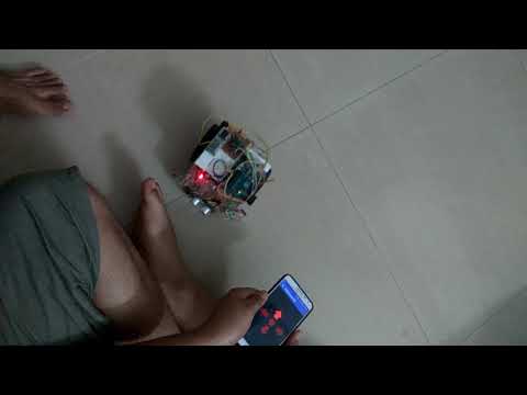Arduino car controlled by Android phone's accelerometer