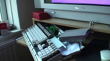 My A1200 booting up Apidya using an A500 floppy drive.