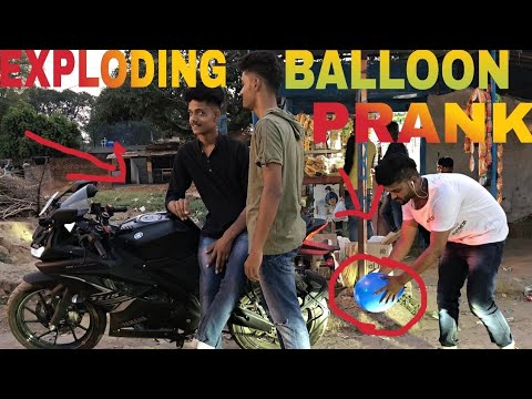 popping-balloon-prank-in-ranchi/-pranks-in-india/-hr-production