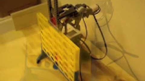 Robot Playing Connect 4