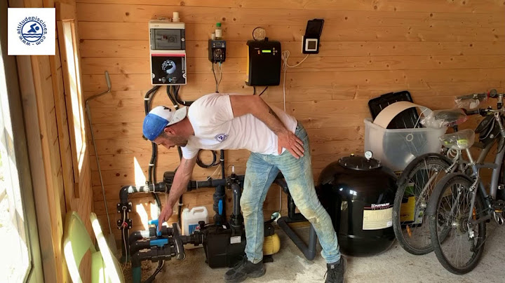Nettoyer une piscine avec un balai aspirateur #AttitudePiscines