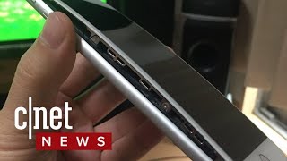 Reports of iPhone 8 Plus battery swelling (CNET News)