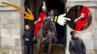 IGNORANT & DISGRACEFUL, Silly RUDE Tourist DID this To the King’s Guard 😡