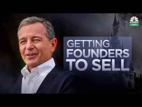 Vídeo: Patrimoni net de Robert Iger: Wiki, Casat, Família, Casament, Sou, Germans